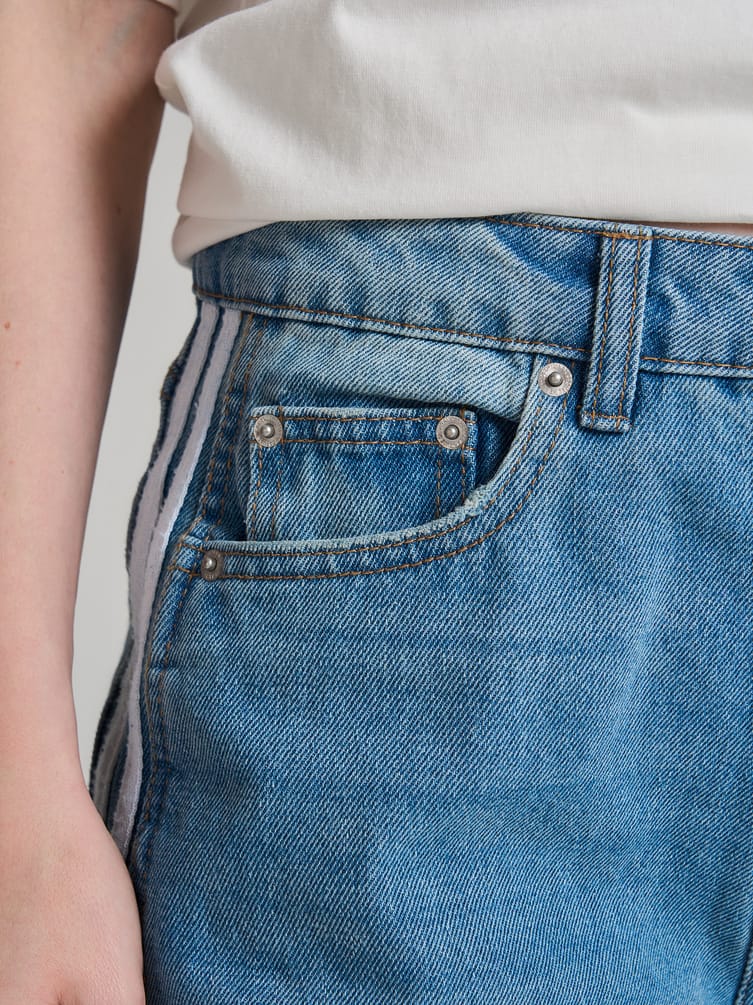 Джинсы широкие Balloon с лампасами