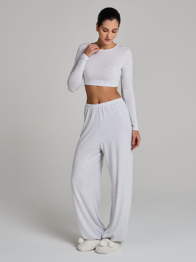 Пижама с кроп-топом и брюками