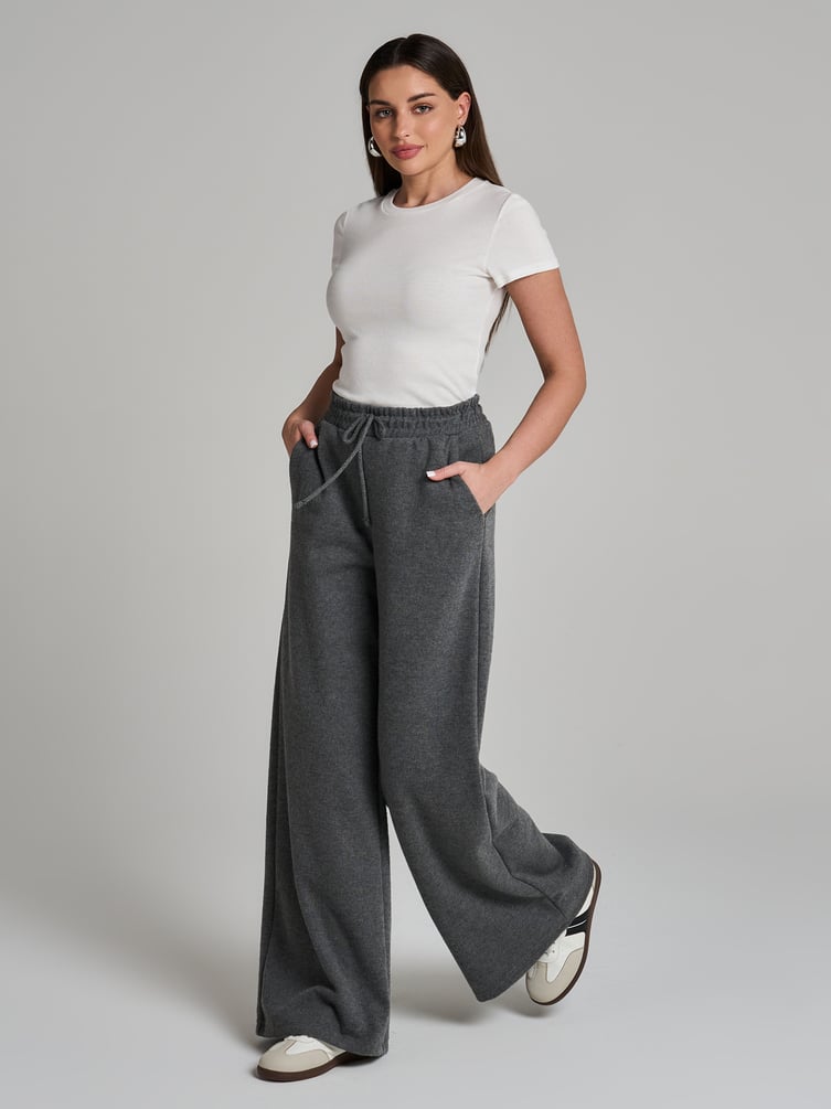 Брюки трикотажные широкие