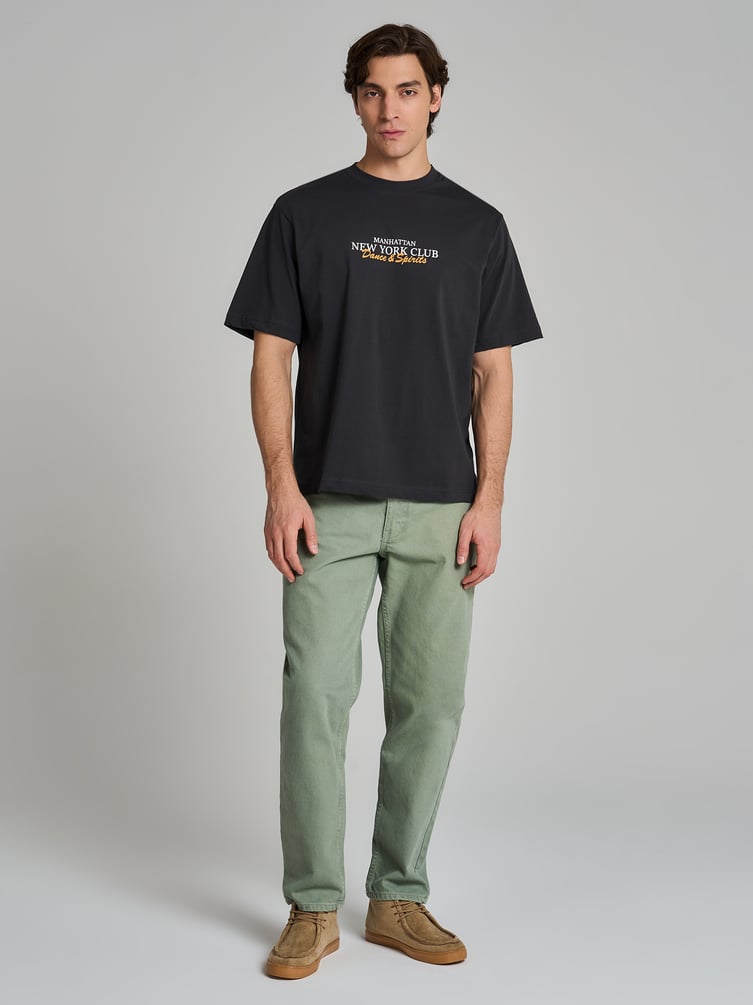 Футболка с принтом на спине