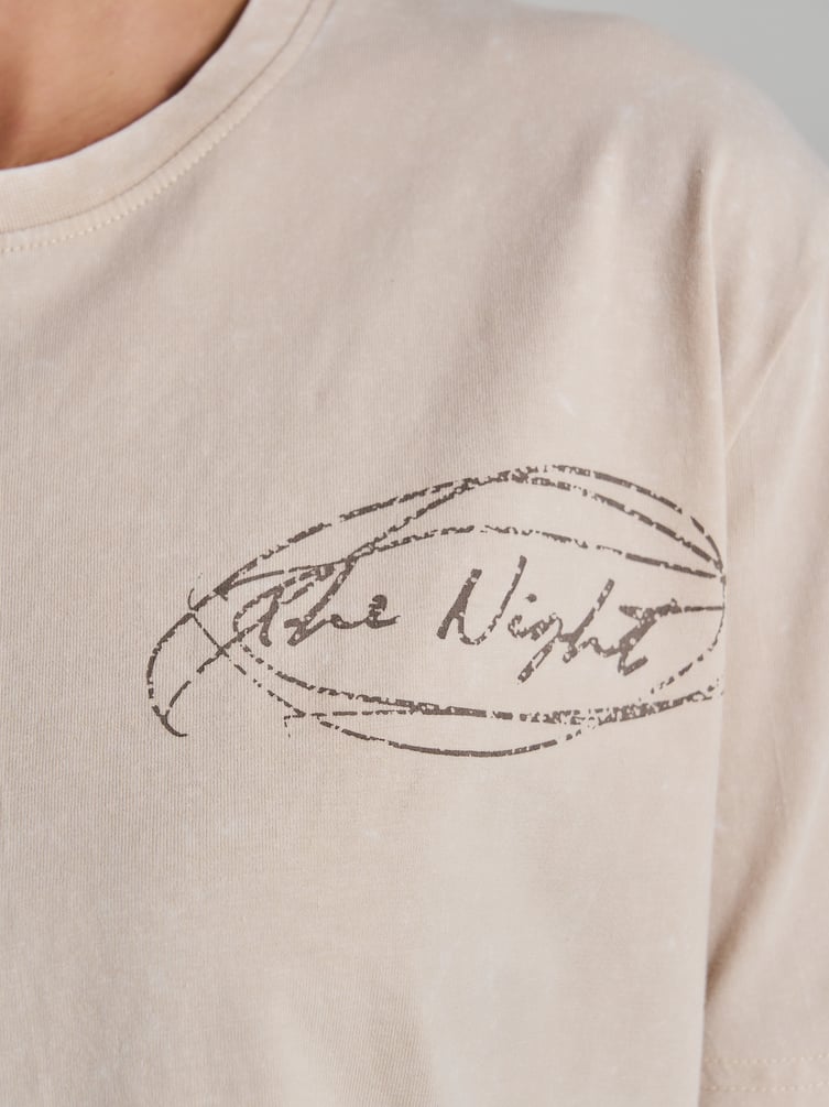 Футболка варенка с надписью на спине