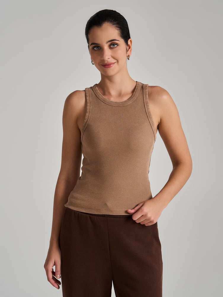 Майка на широких бретелях с вареным эффектом