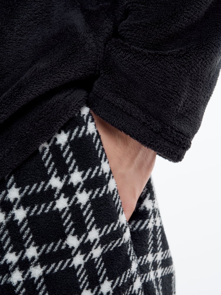 Плюшевая пижама с брюками в клетку