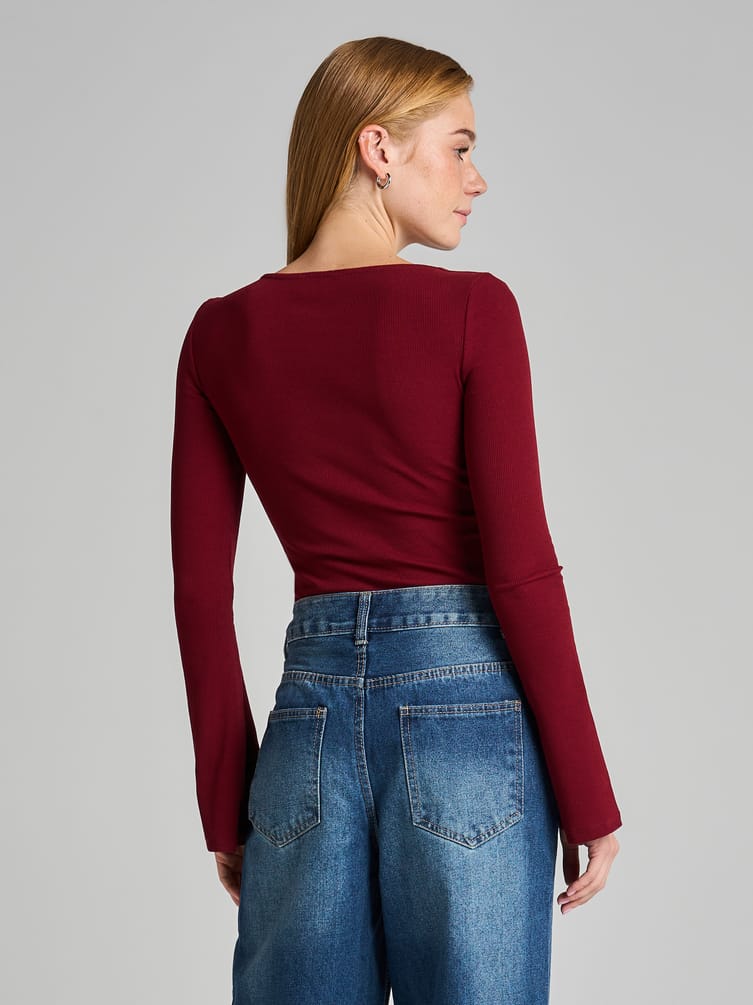 Облегающая кофта с длинными рукавами клеш