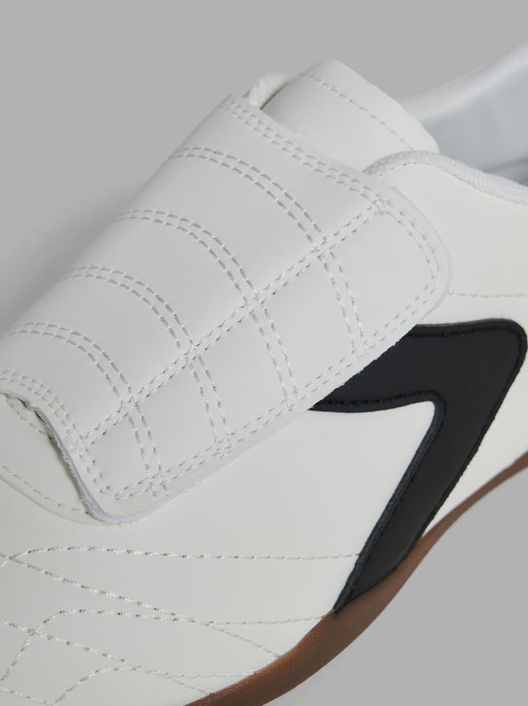 Кроссовки на липучке спортивные