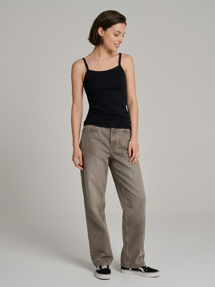 Топ в рубчик на тонких бретелях