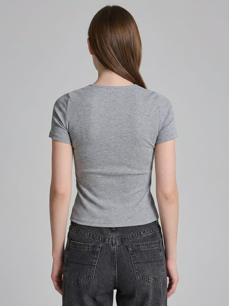 Футболка приталенная на пуговицах