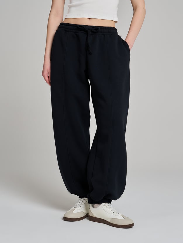 Тёплые брюки джоггеры со стрелками и начёсом