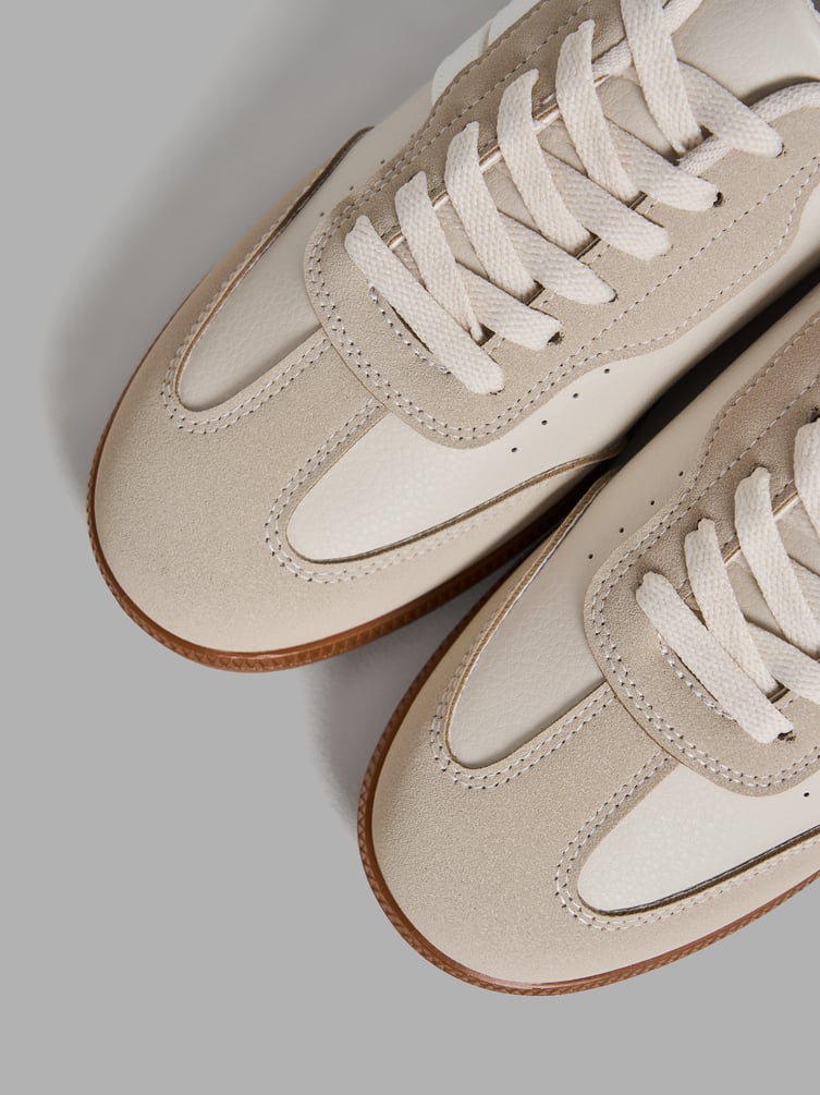 Низкие кроссовки