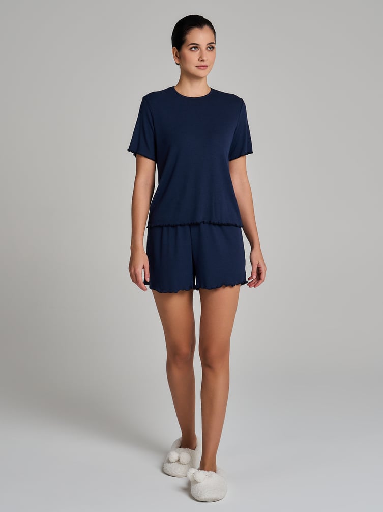 Пижама в рубчик с футболкой и шортами