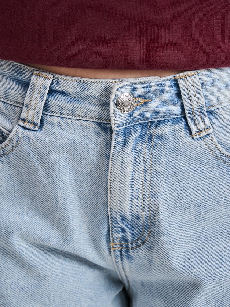 Джинсы баллоны со средней посадкой