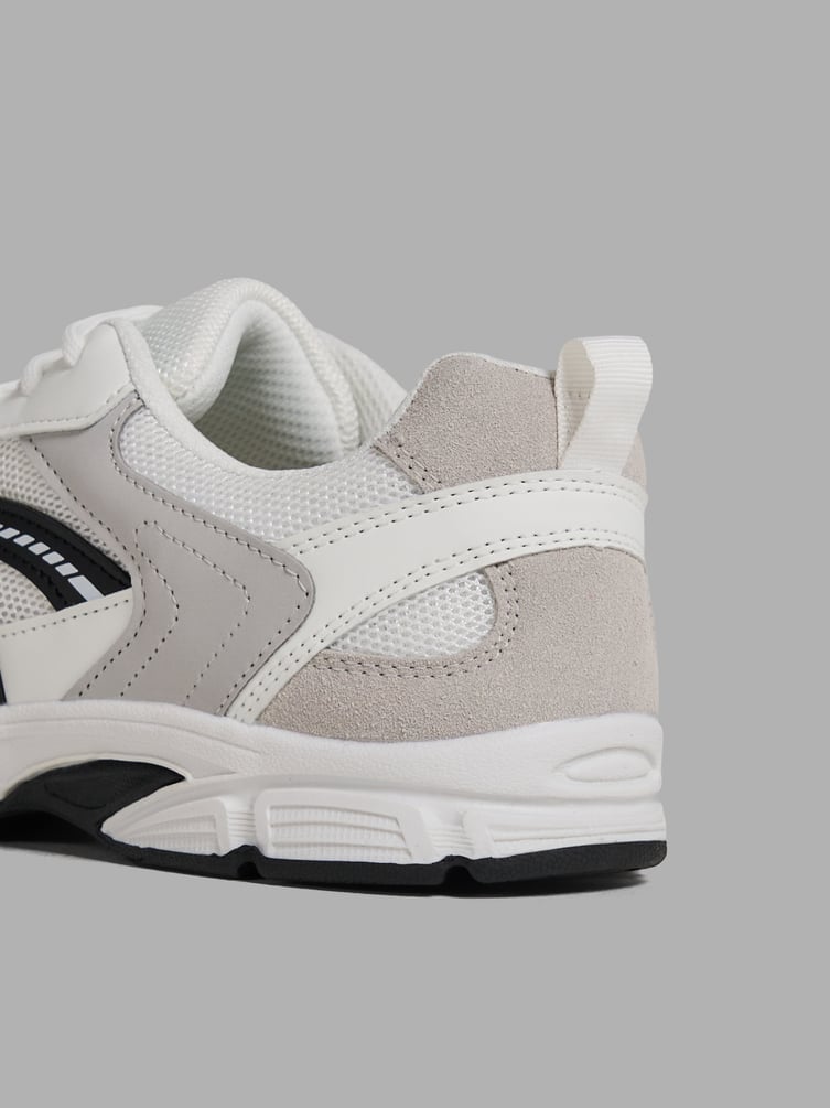 Кроссовки спортивные с сеткой