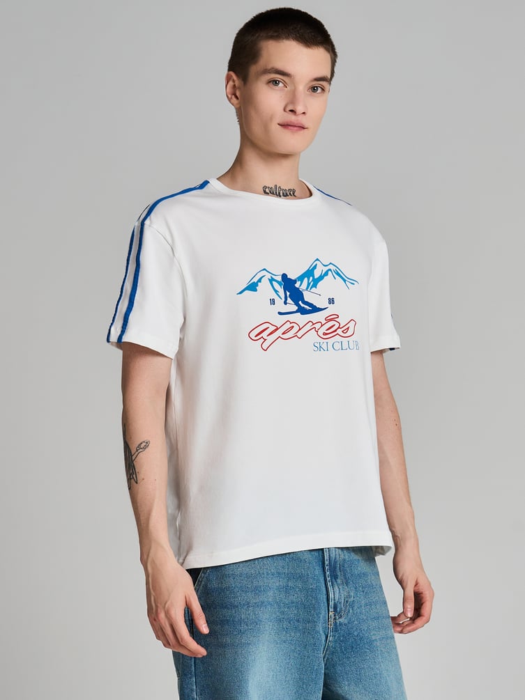 Футболка спортивная с принтом и лампасами