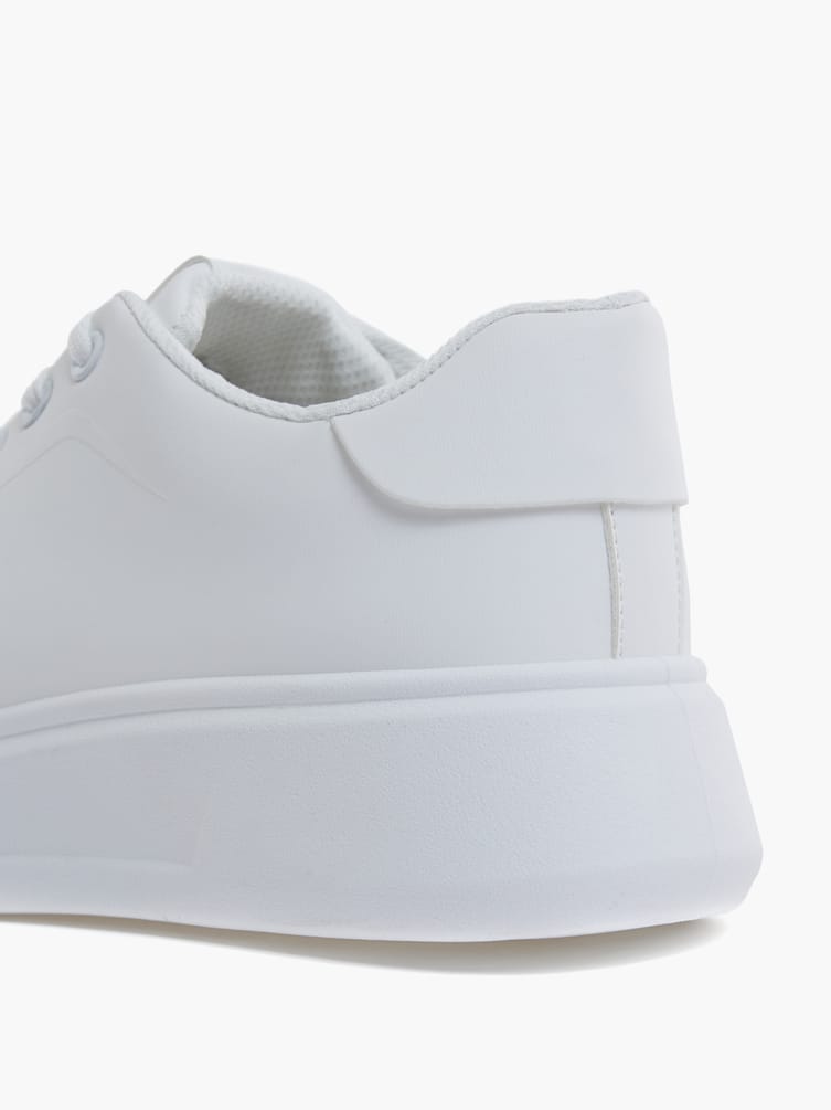 Кроссовки спортивные на высокой подошве