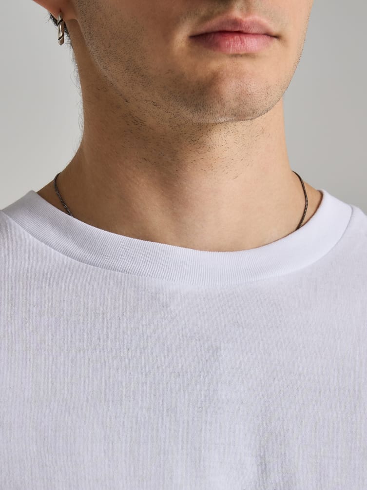 Футболка с принтом программного кода на спине