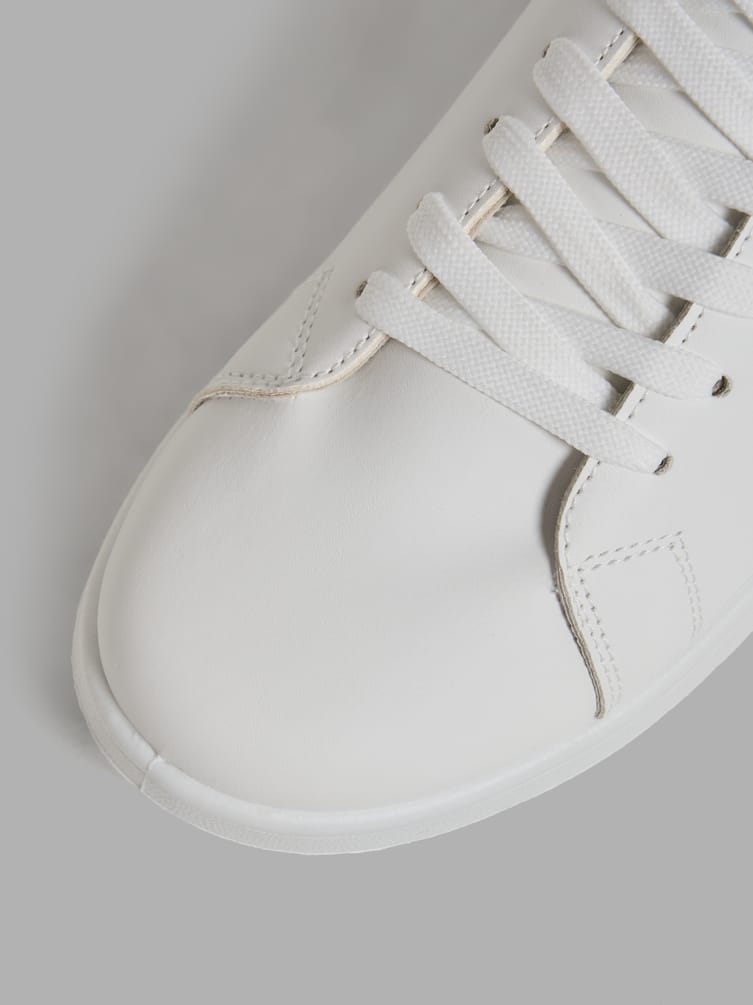 Кроссовки низкие спортивные