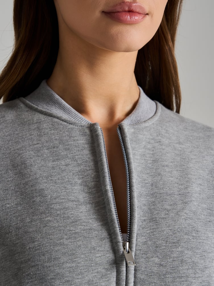 Укороченная толстовка с кружевом