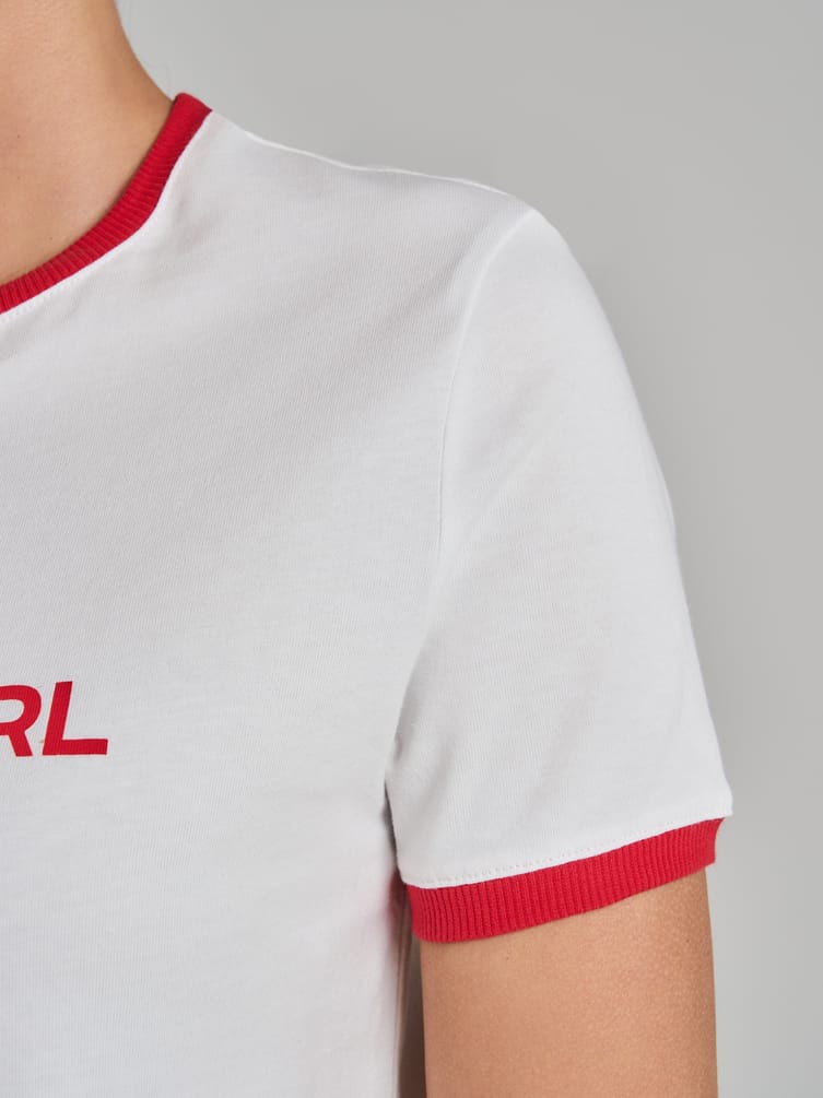 Футболка приталенная с надписью