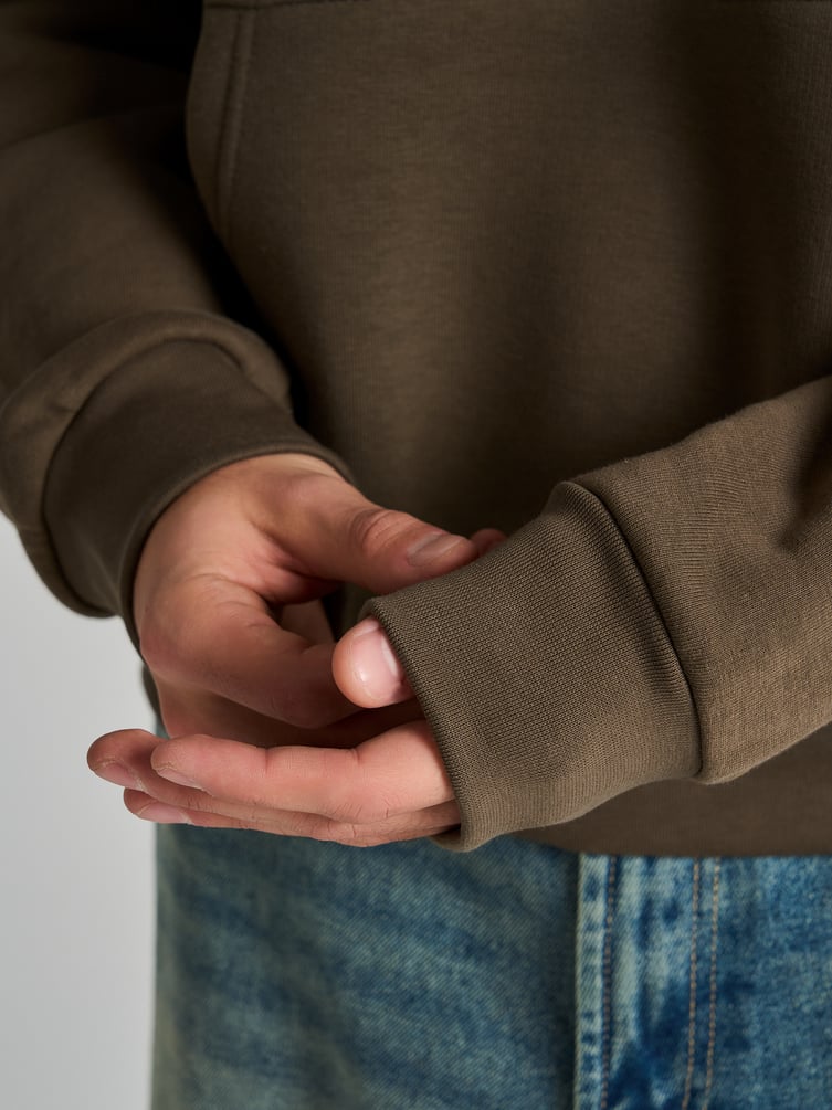 Теплый свитшот с принтом на спине и начесом