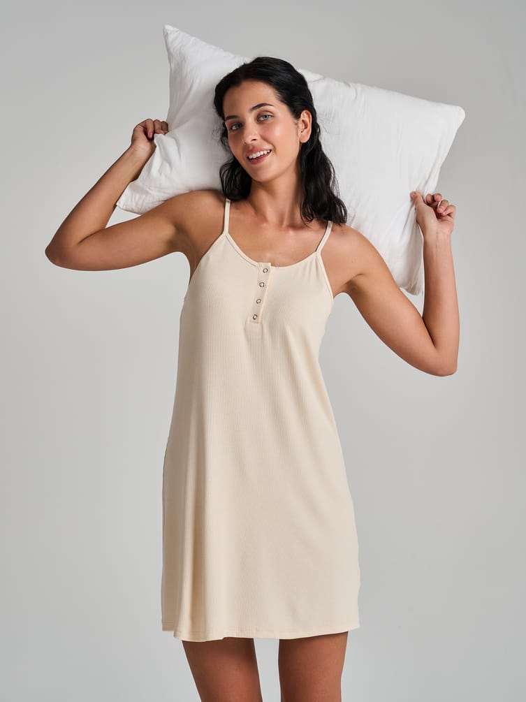 Ночная сорочка на бретелях