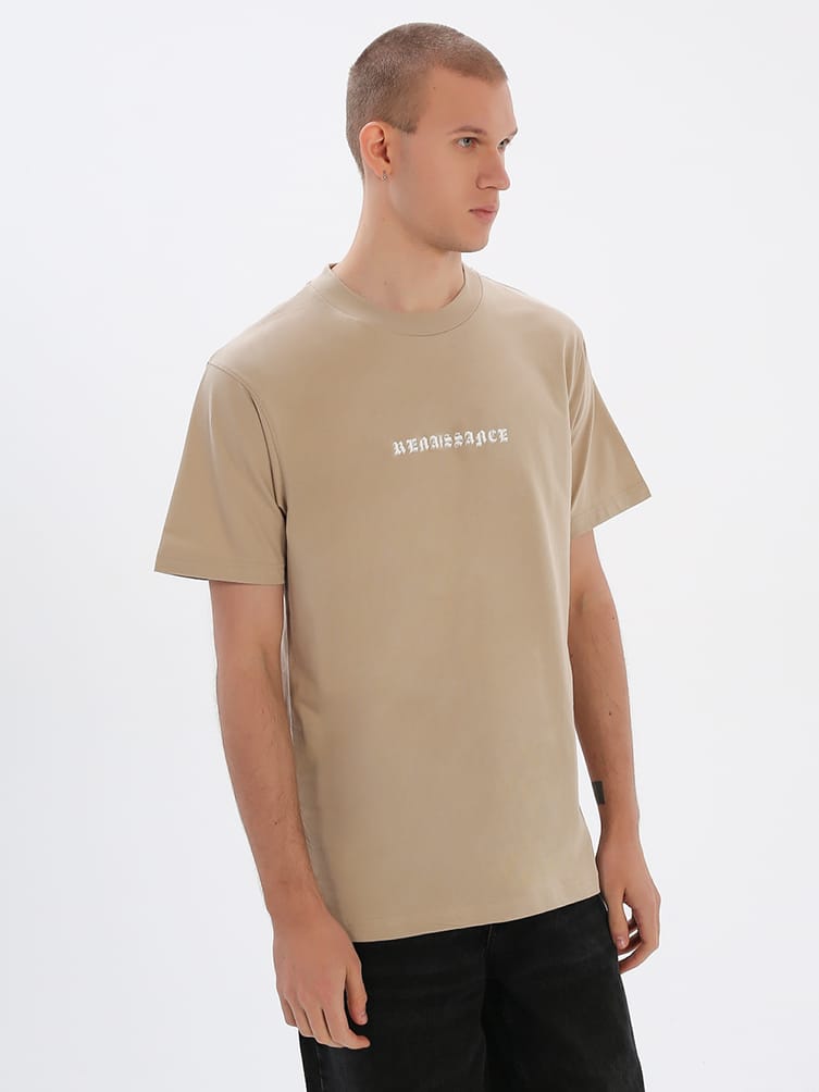 Футболка с изображением фрески на спине