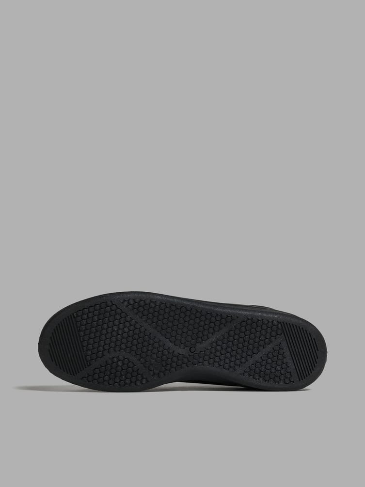 Кроссовки низкие спортивные