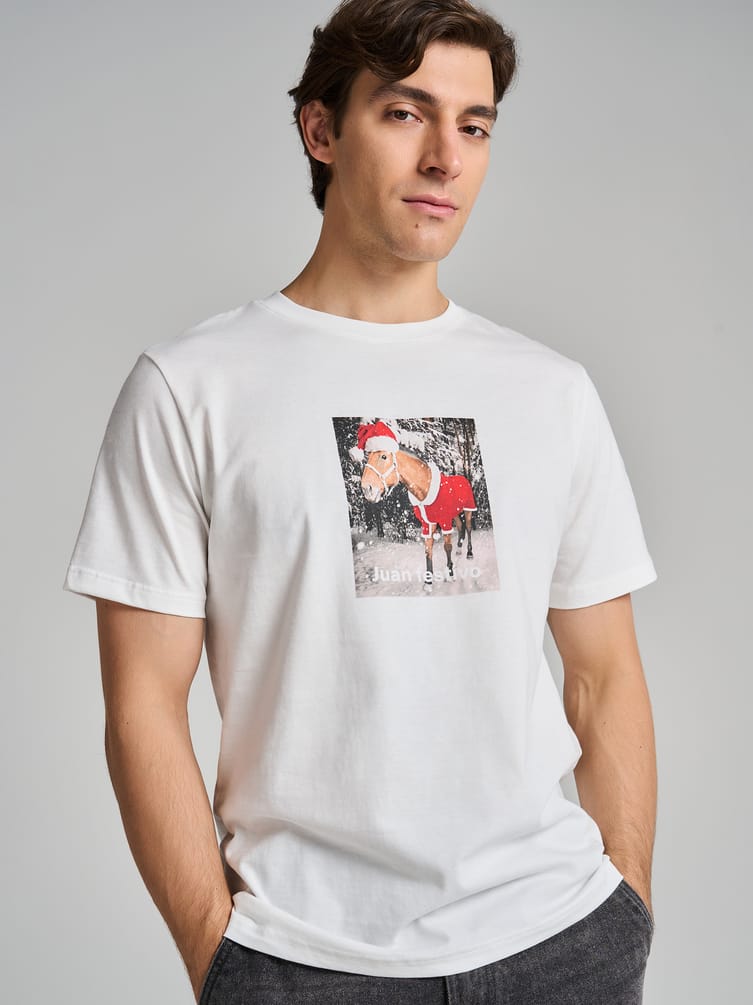 Футболка с новогодним принтом
