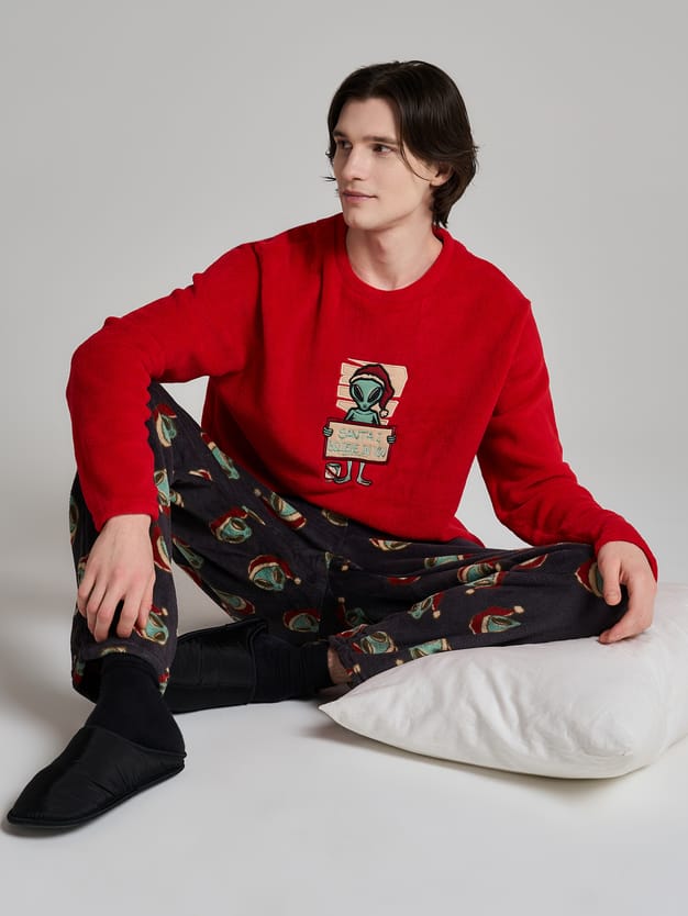 Новогодняя плюшевая пижама с вышивкой