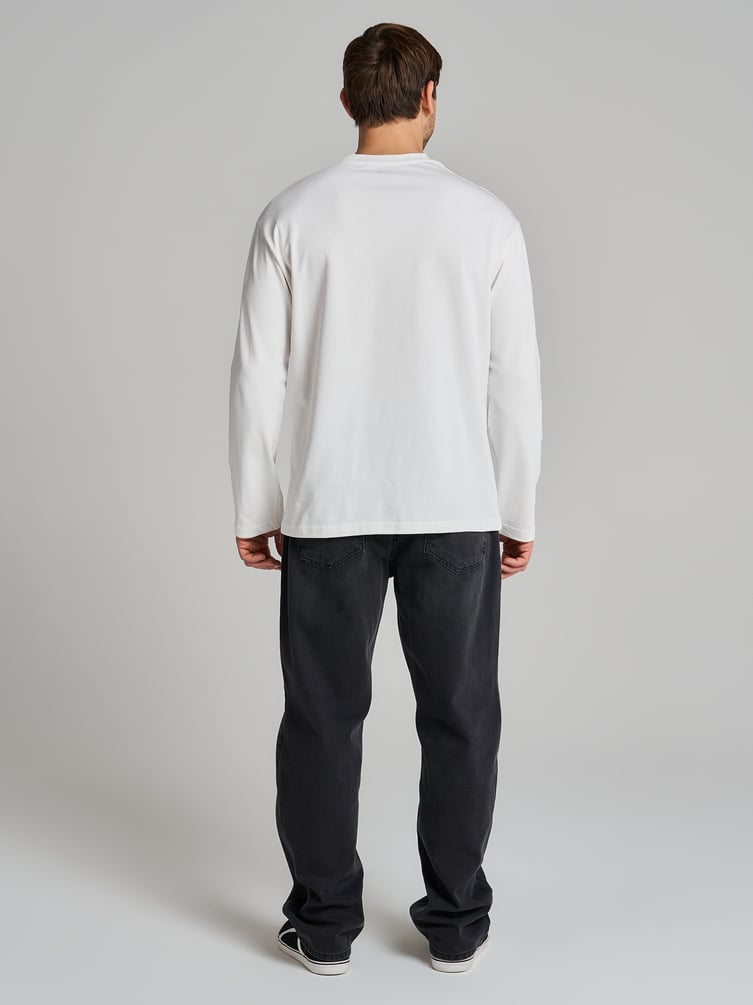 Широкие повседневные джинсы