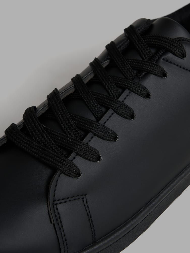 Кроссовки низкие спортивные