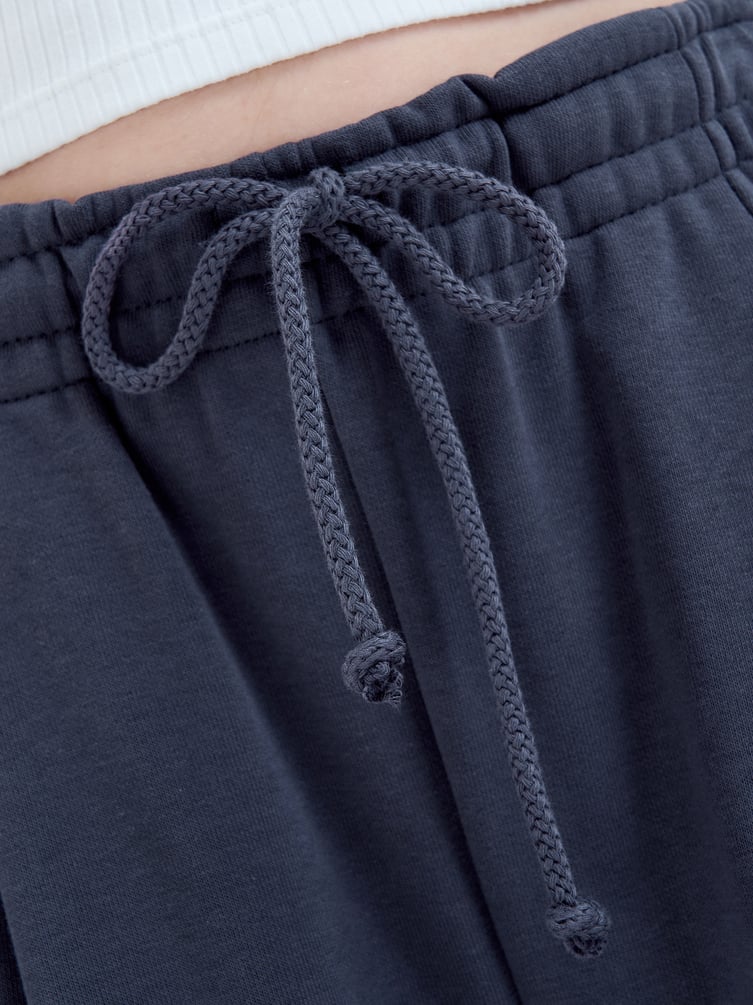 Широкие брюки оверсайз на резинке