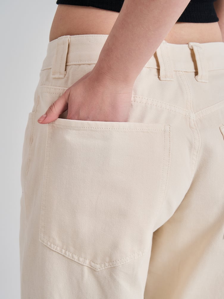 Джинсы баллоны со средней посадкой