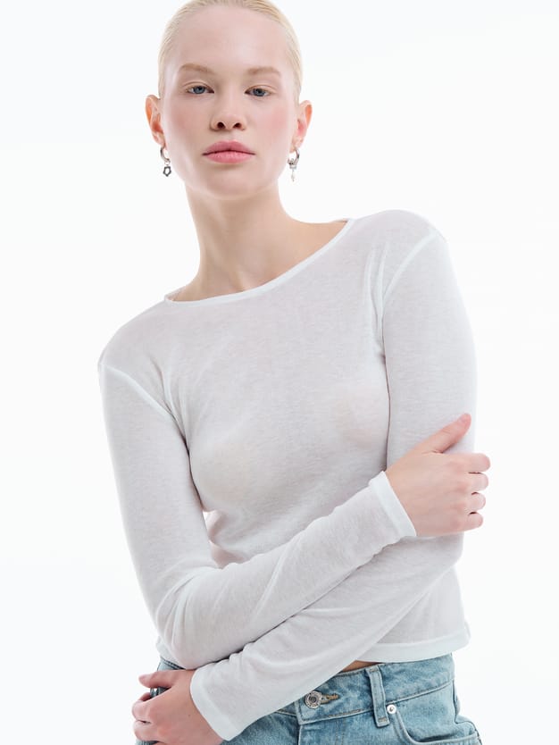 Легкий лонгслив с длинным рукавом