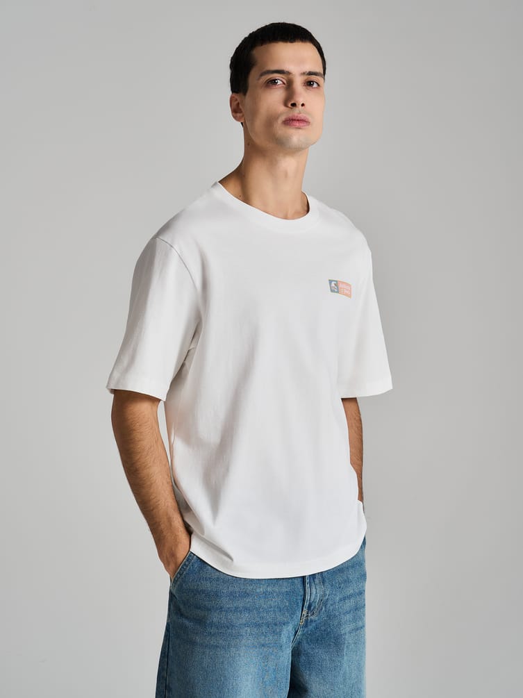 Футболка с принтом на спине