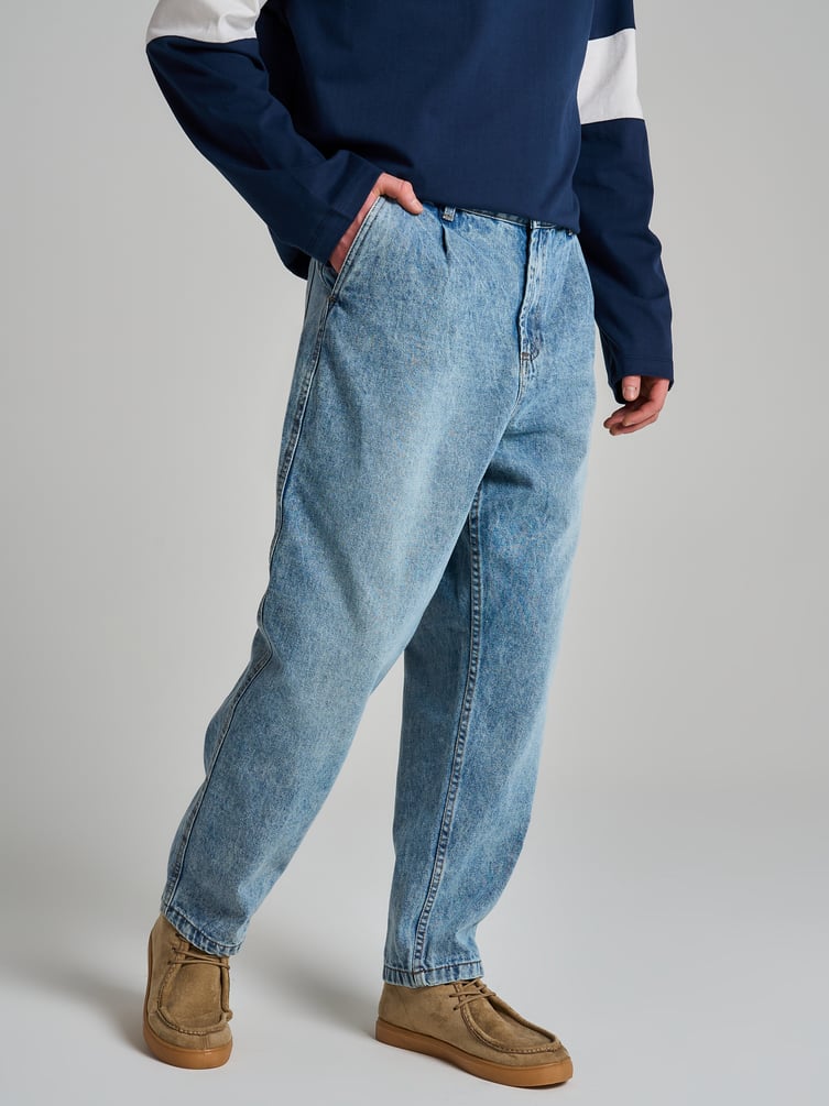 Зауженные джинсы бананы