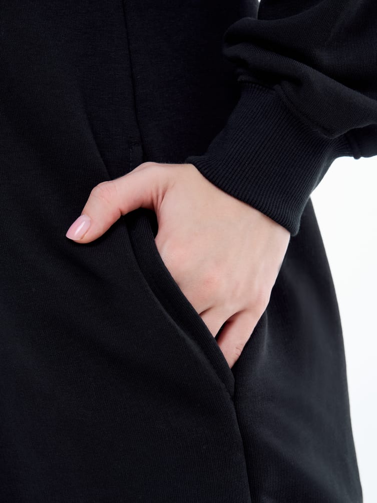 Платье-толстовка с кружевом