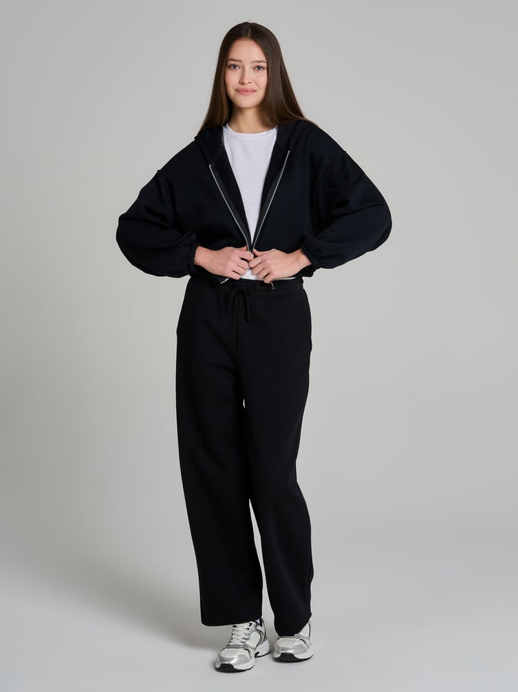 Укороченная зипка оверсайз на молнии с капюшоном и начесом