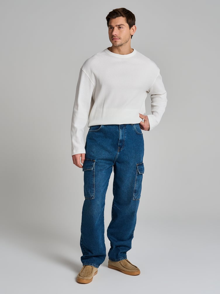 Зауженные джинсы карго