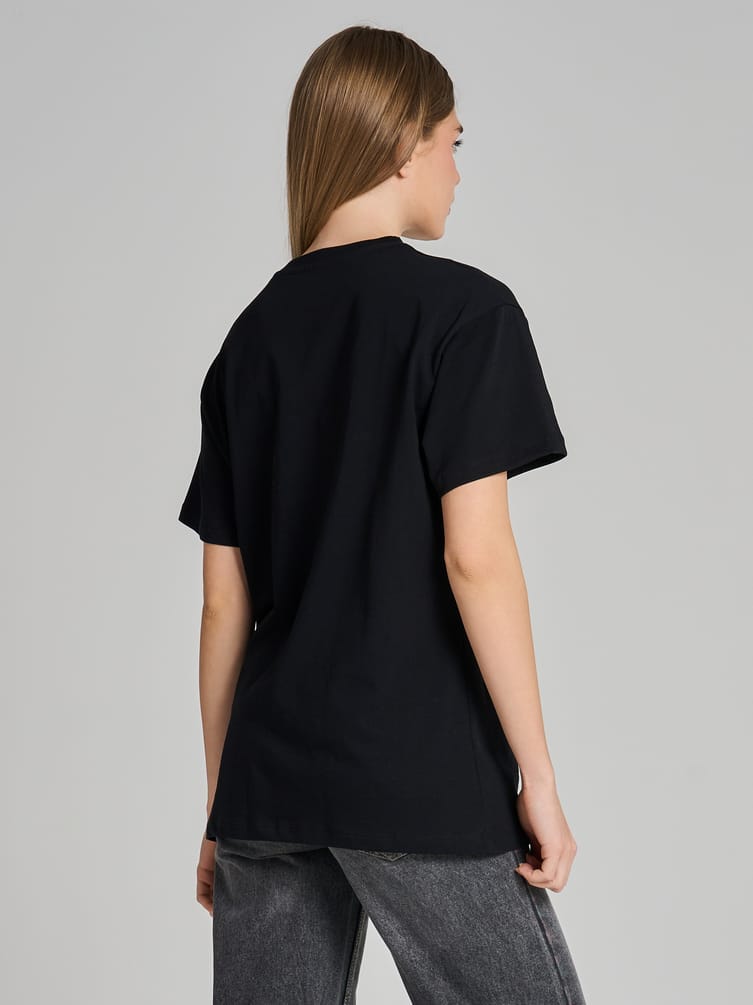 Футболка оверсайз с надписью стразами