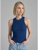 Майка в рубчик на широких бретелях