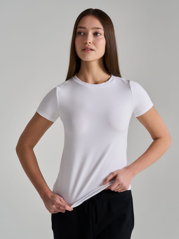 Футболка приталенная из вискозы