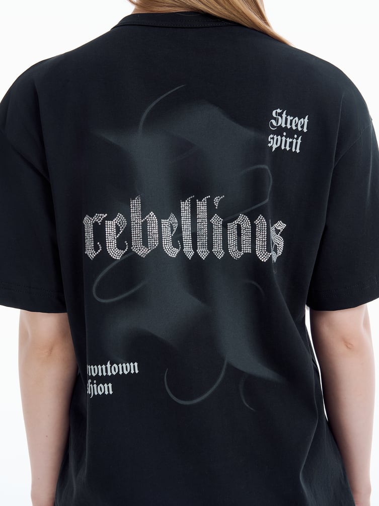 Футболка оверсайз с надписью rebellious