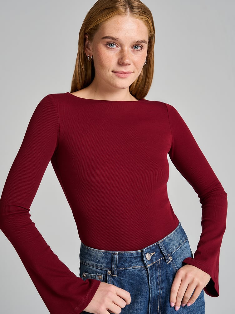 Облегающая кофта с длинными рукавами клеш