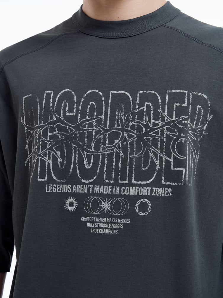 Плотная футболка оверсайз с надписью дрейн