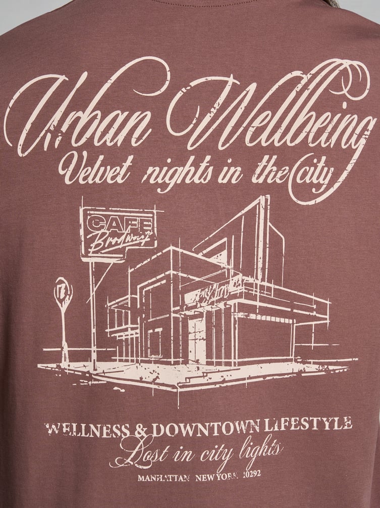 Футболка оверсайз с принтом на спине