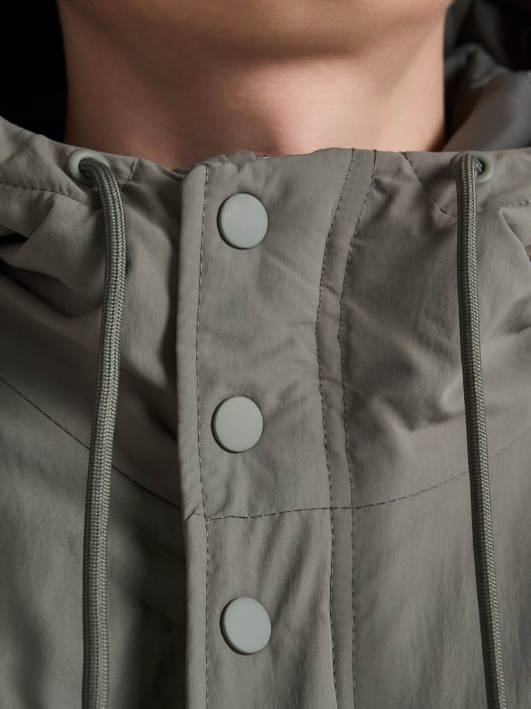 Куртка демисезонная с капюшоном