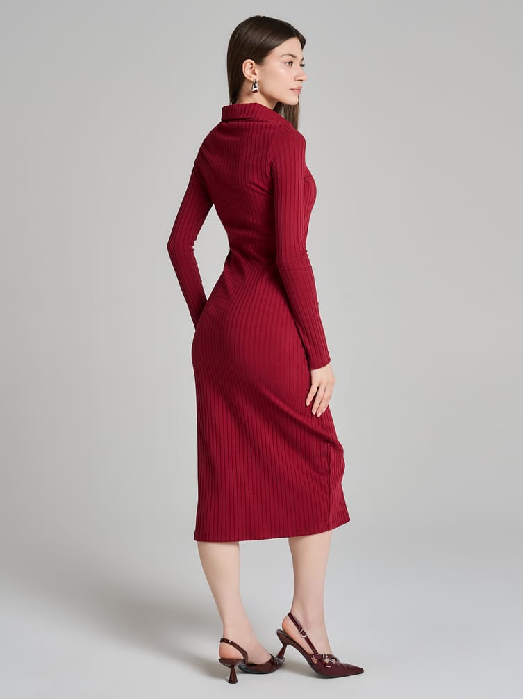 Платье офисное миди на пуговицах