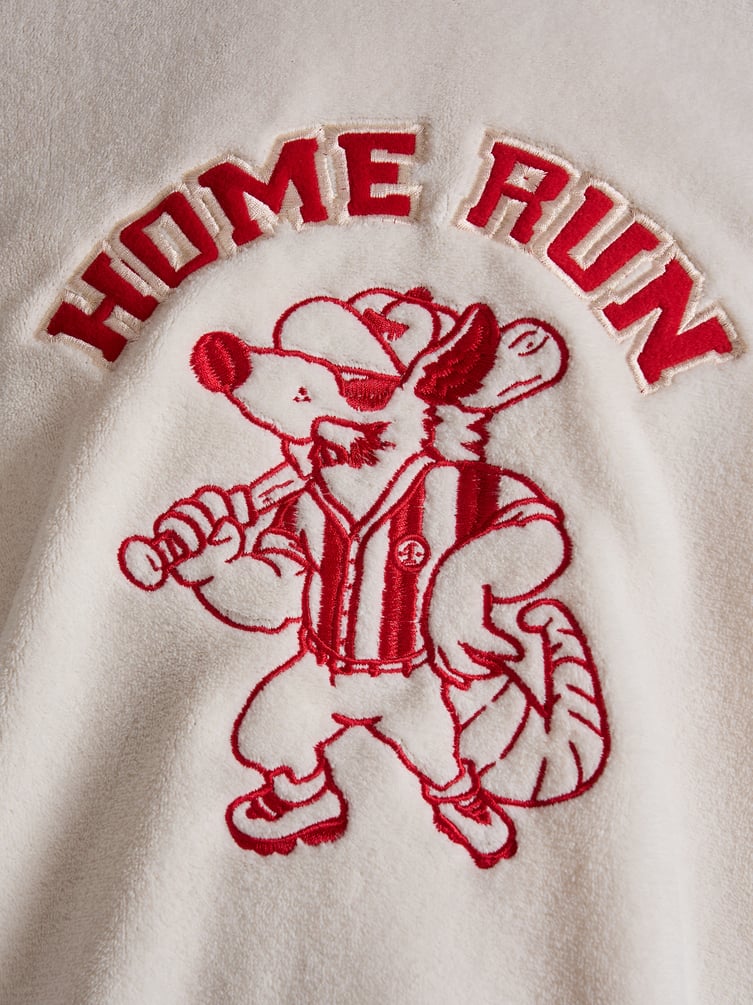 Пижама плюшевая с вышивкой и брюками