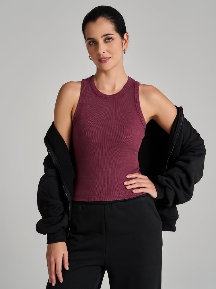 Майка на широких бретелях с вареным эффектом