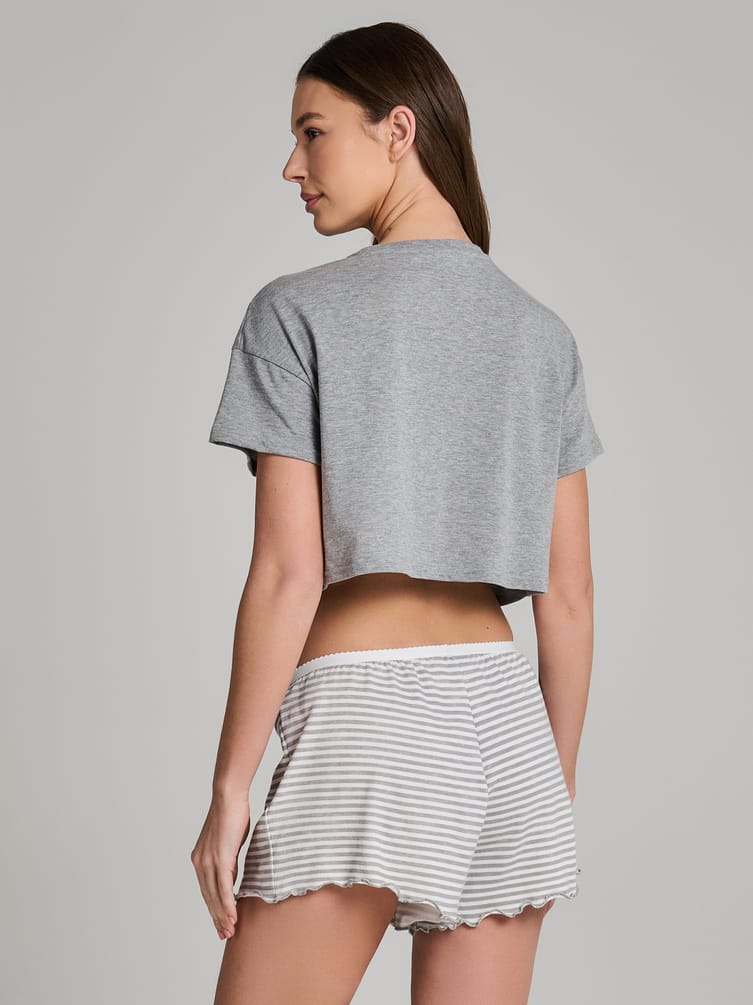 Полосатая пижама с футболкой и шортами